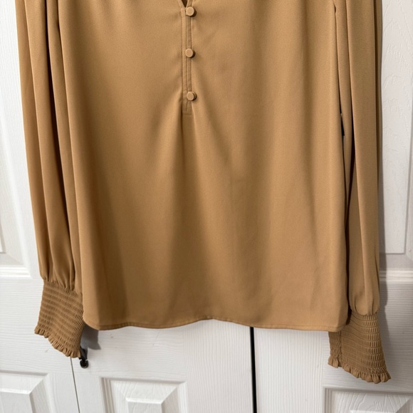 Calvin Klein Tan Carmel Long Sleeve Vneck Blouse Women’s Size XS NWT - Picture 2 of 9